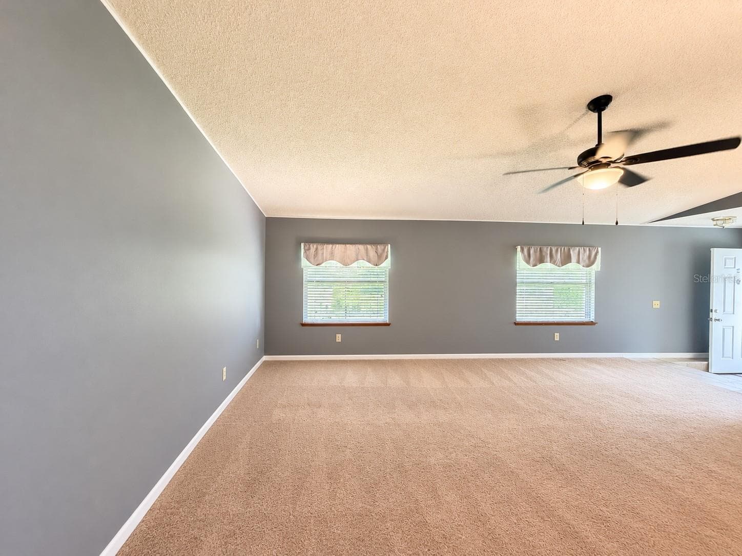 Single Family Residence at 1420 COLONNADES CIR S, LAKELAND, photo 6 of 20