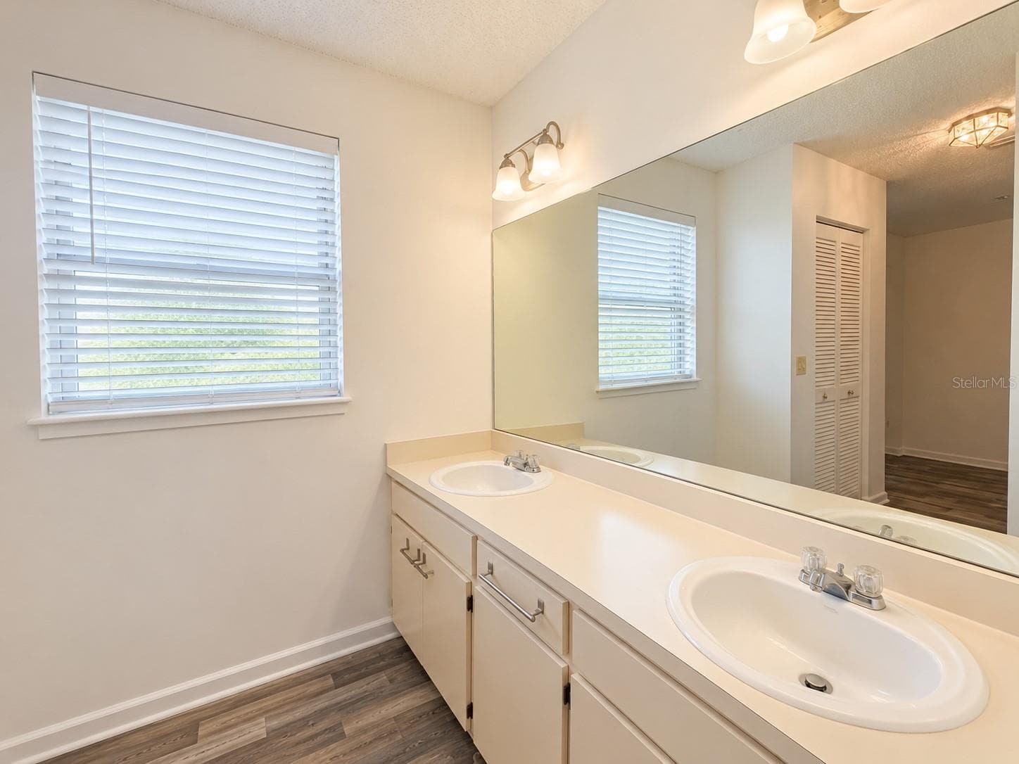 Single Family Residence at 1420 COLONNADES CIR S, LAKELAND, photo 11 of 20