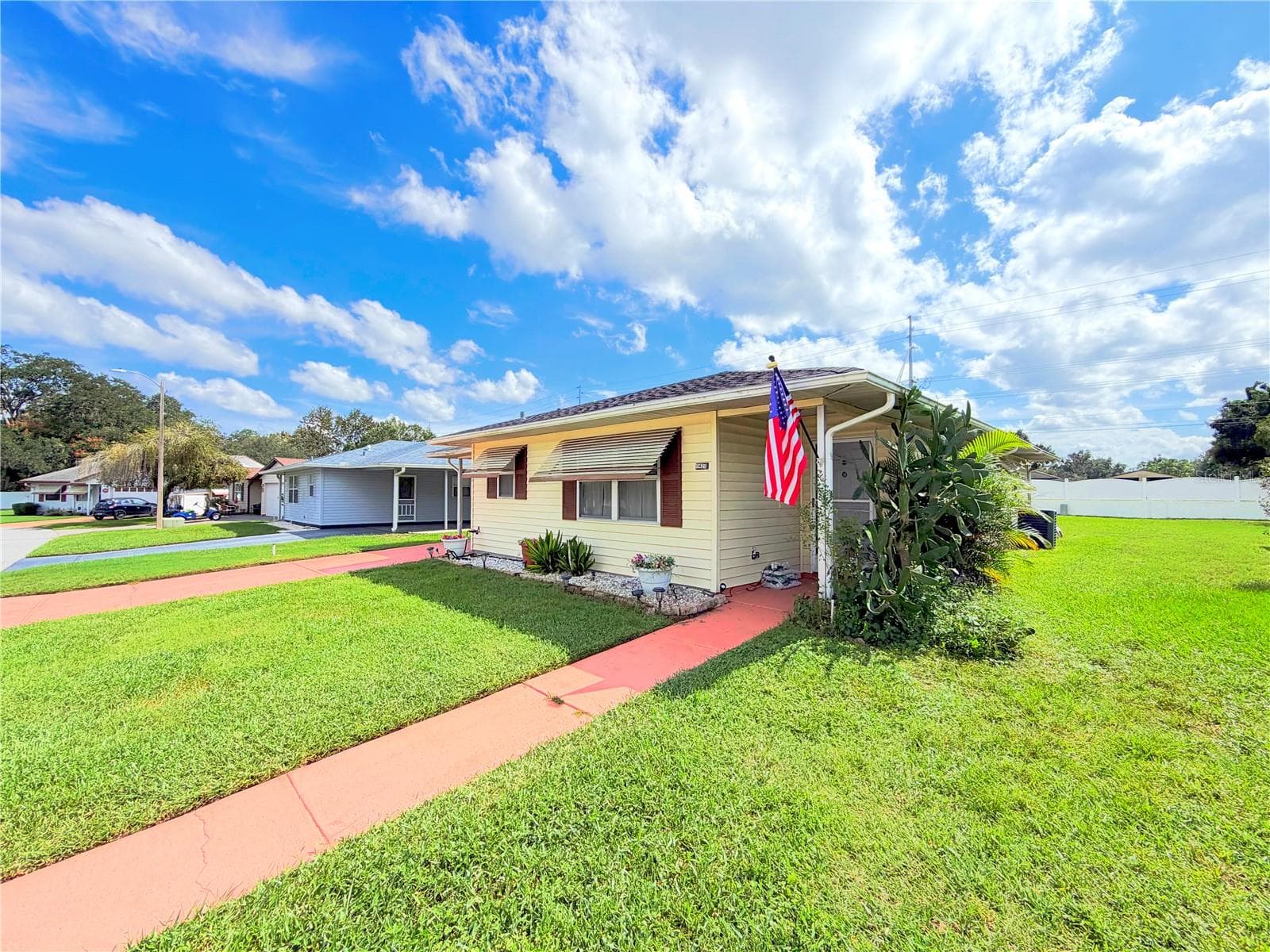 Single Family Residence at 1420 COLONNADES CIR S, LAKELAND, photo 15 of 20