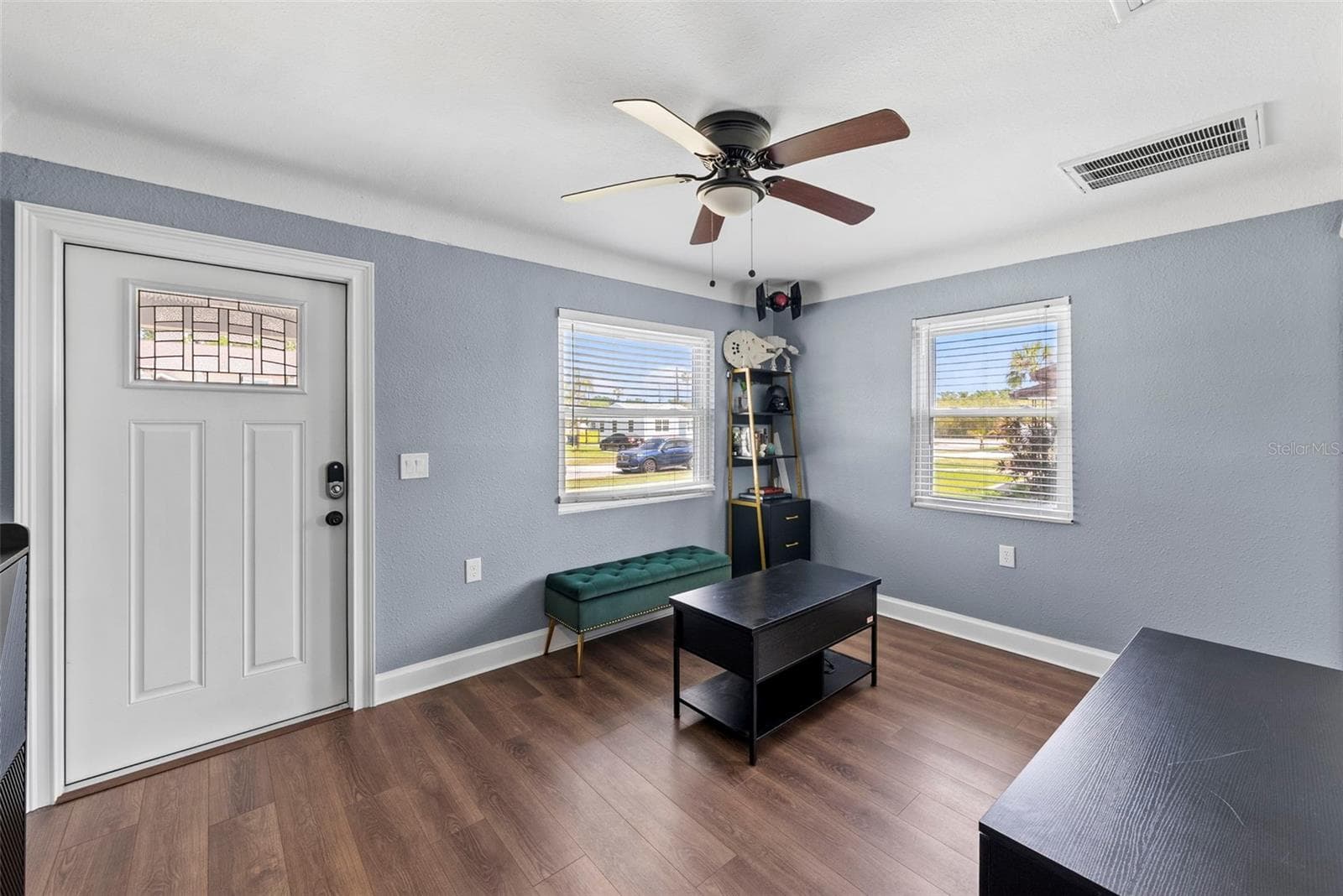 Single Family Residence at 824 61ST AVE NE, ST PETERSBURG, photo 3 of 25