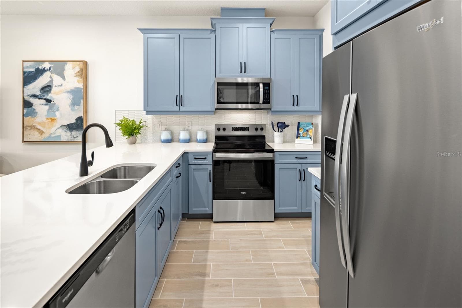Gardenia Reserve Aurora Model Kitchen - 2271 NIGHTSHADE GROVE LN, APOPKA