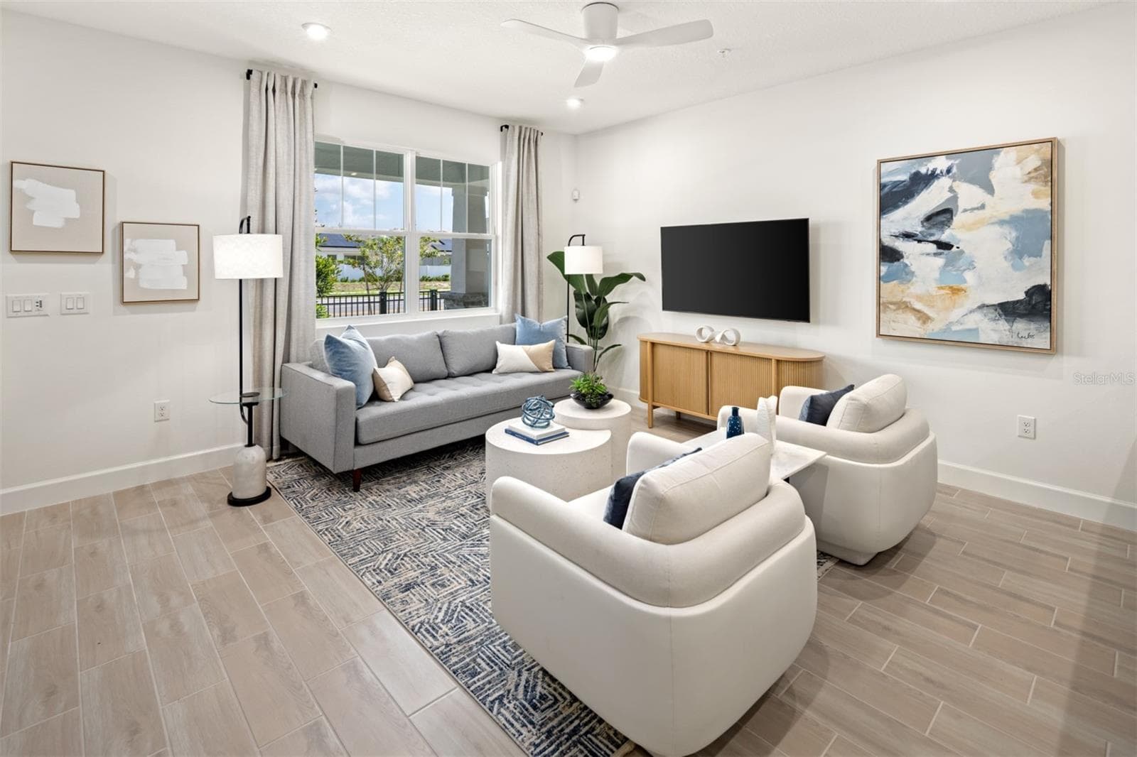 Gardenia Reserve Aurora Model Great Room - 2271 NIGHTSHADE GROVE LN, APOPKA