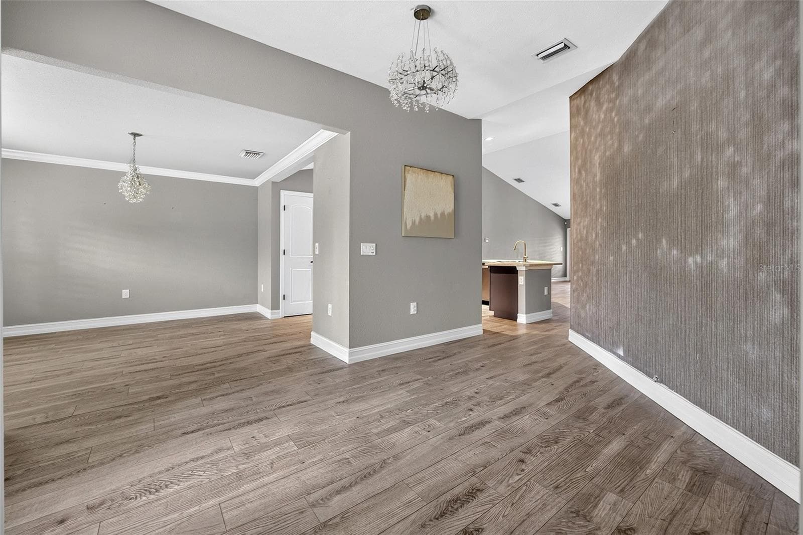 Single Family Residence at 13443 SW PEMBROKE CIR N, LAKE SUZY, photo 7 of 45
