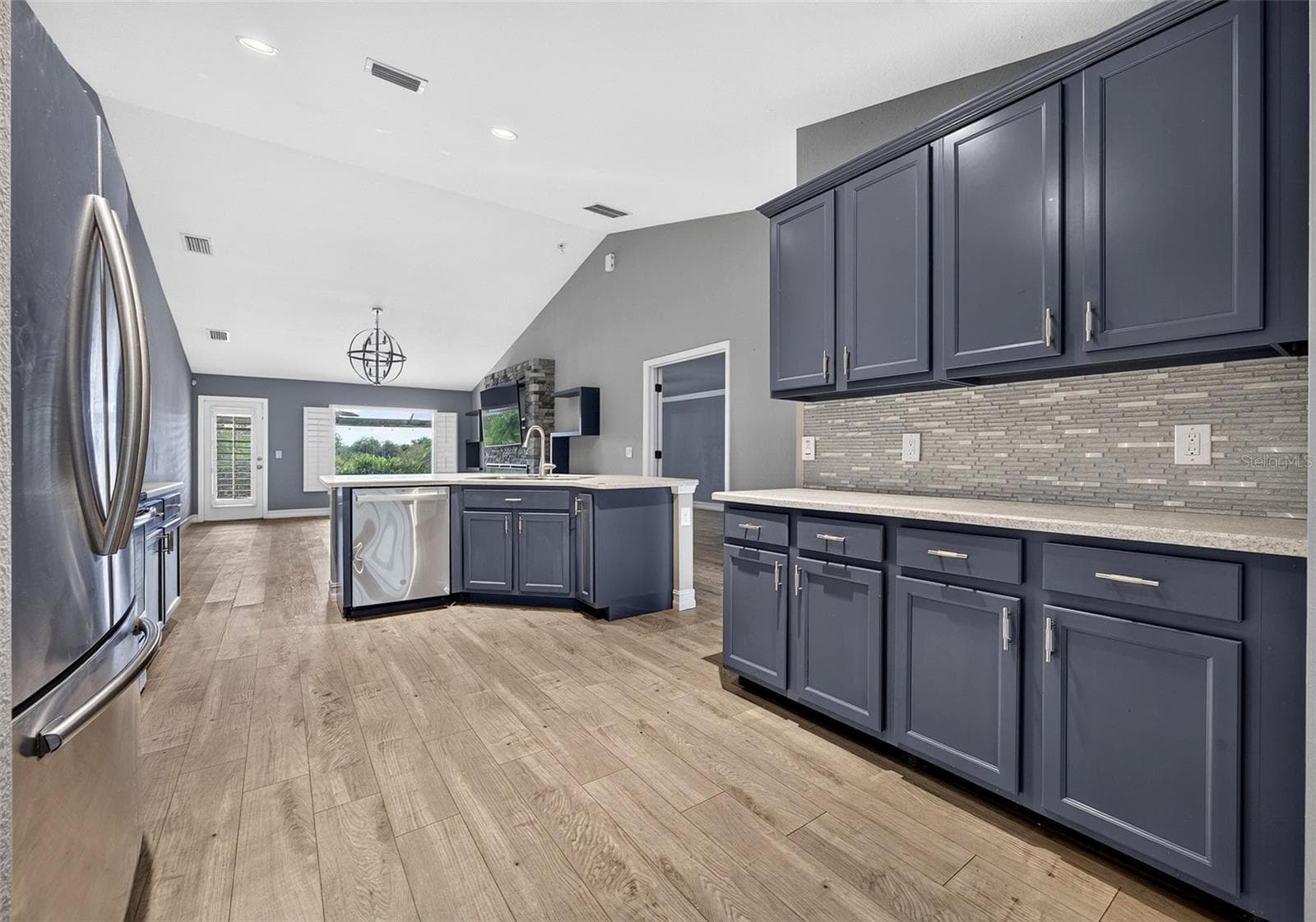 Single Family Residence at 13443 SW PEMBROKE CIR N, LAKE SUZY, photo 11 of 45