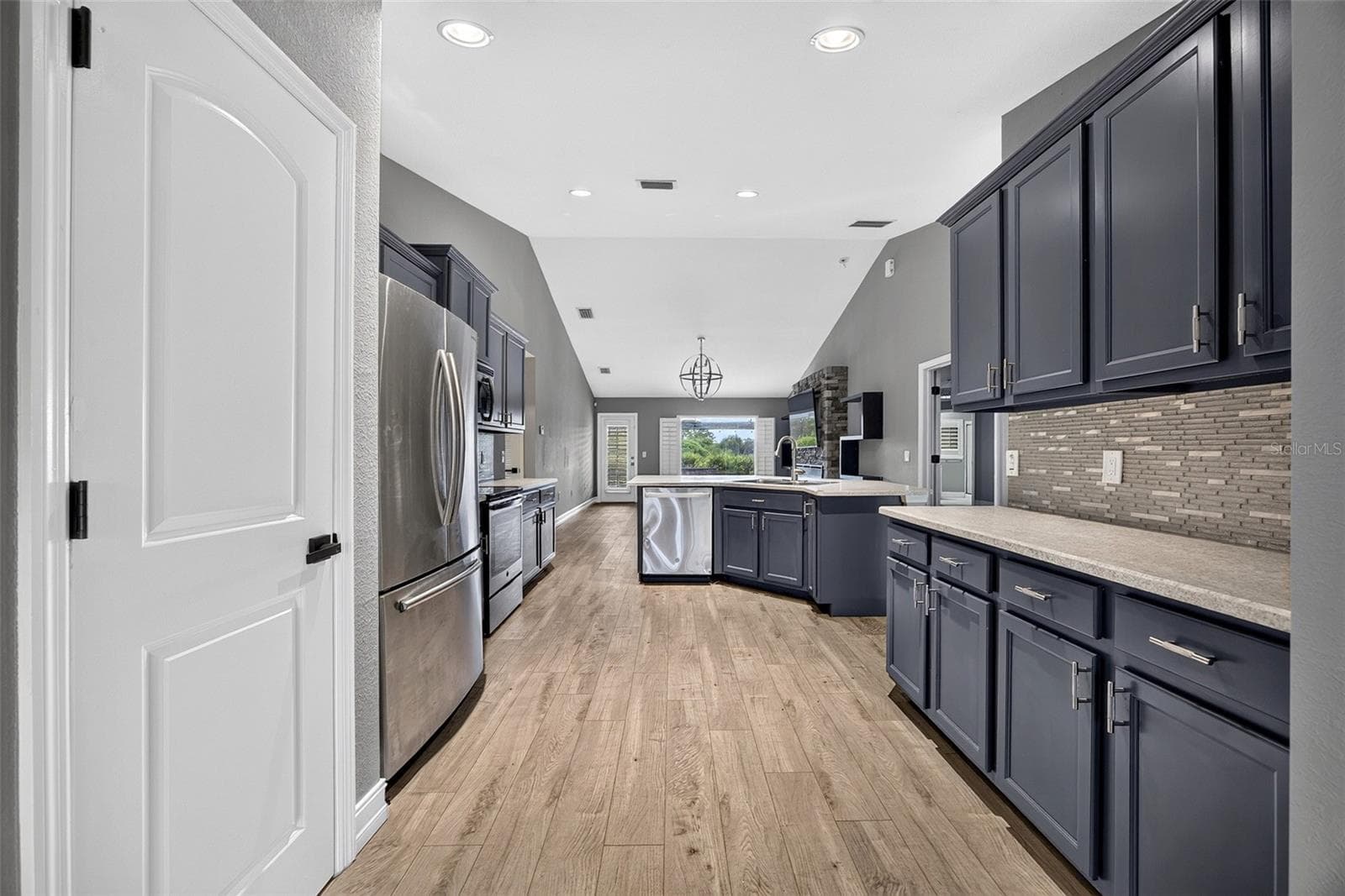 Single Family Residence at 13443 SW PEMBROKE CIR N, LAKE SUZY, photo 12 of 45