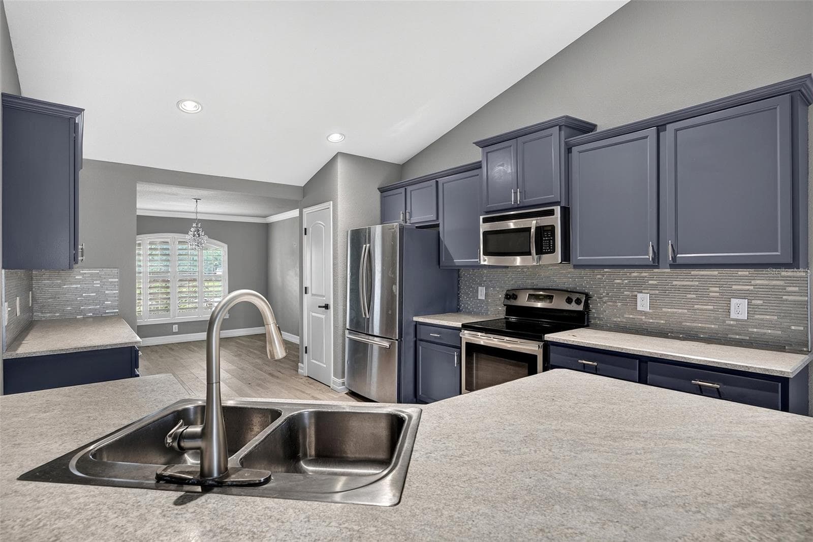 Single Family Residence at 13443 SW PEMBROKE CIR N, LAKE SUZY, photo 13 of 45