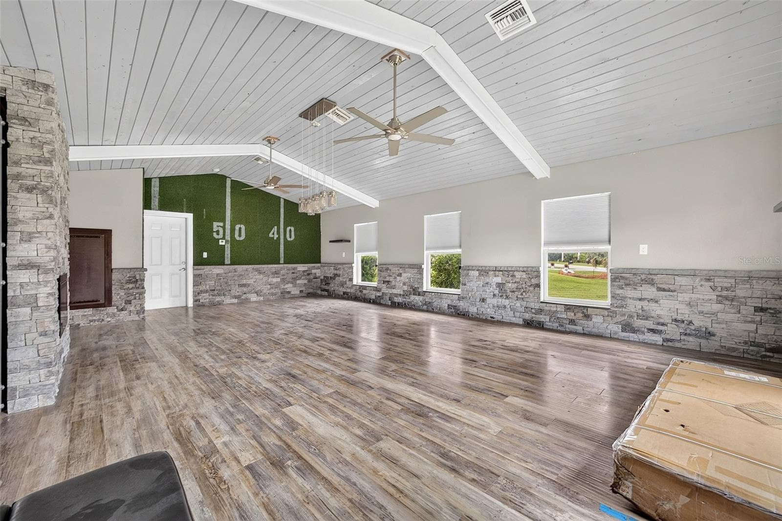 Single Family Residence at 13443 SW PEMBROKE CIR N, LAKE SUZY, photo 18 of 45