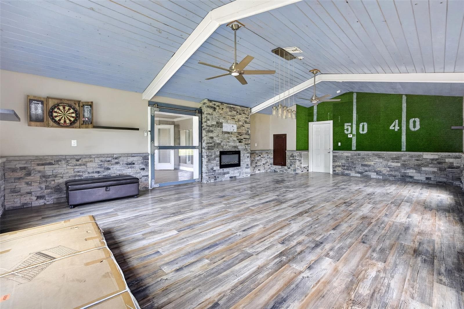 Single Family Residence at 13443 SW PEMBROKE CIR N, LAKE SUZY, photo 19 of 45