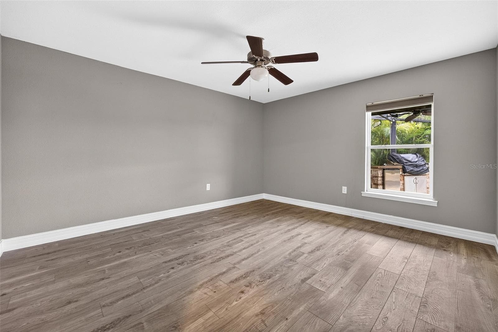 Single Family Residence at 13443 SW PEMBROKE CIR N, LAKE SUZY, photo 32 of 45