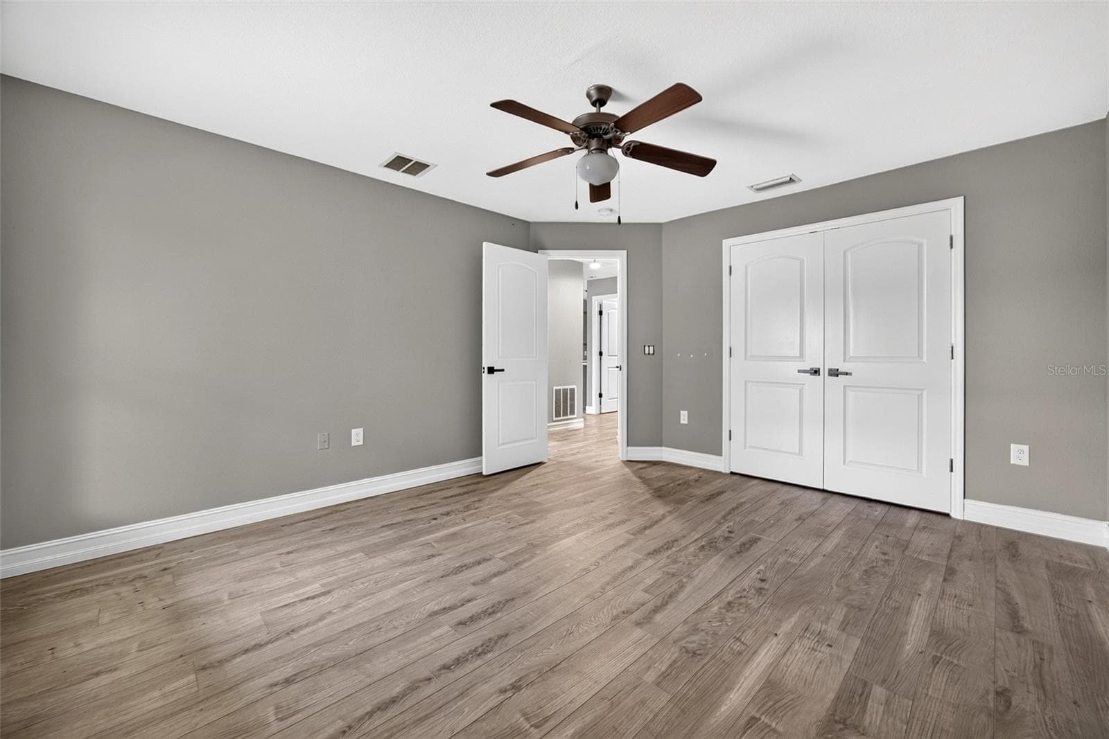 Single Family Residence at 13443 SW PEMBROKE CIR N, LAKE SUZY, photo 33 of 45