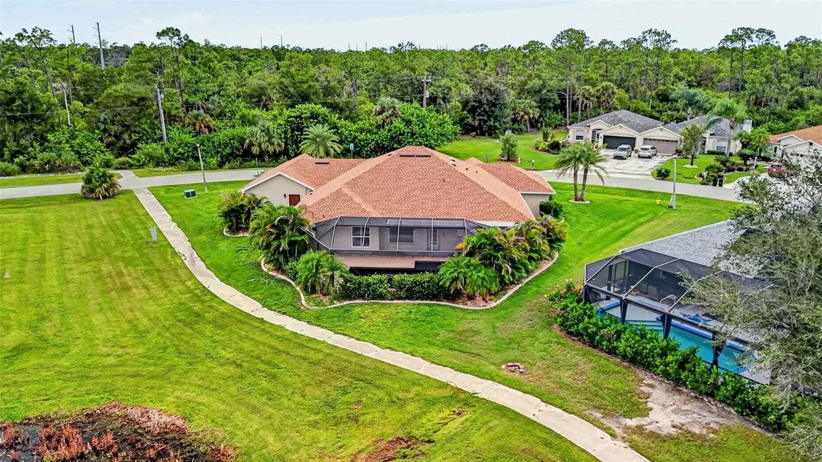 Single Family Residence at 13443 SW PEMBROKE CIR N, LAKE SUZY, photo 40 of 45