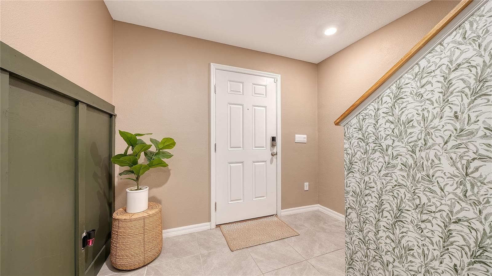 You will LOVE all of the designer details in this home - 10016 BIG MARSH TER, PARRISH