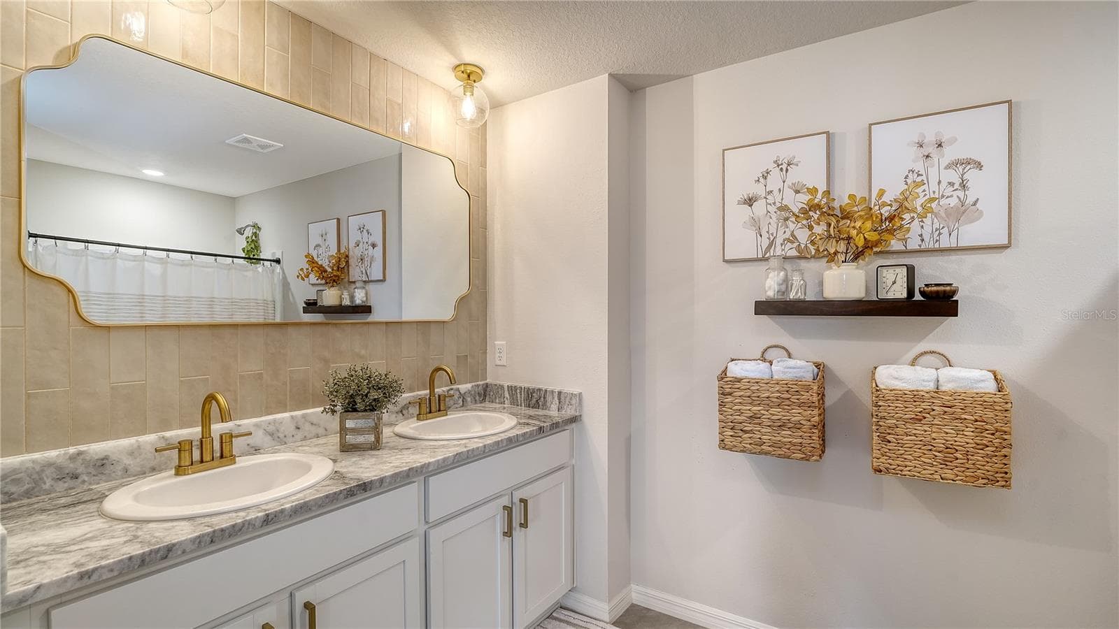 Primary Suite JUST UPGRADED bathroom - 10016 BIG MARSH TER, PARRISH
