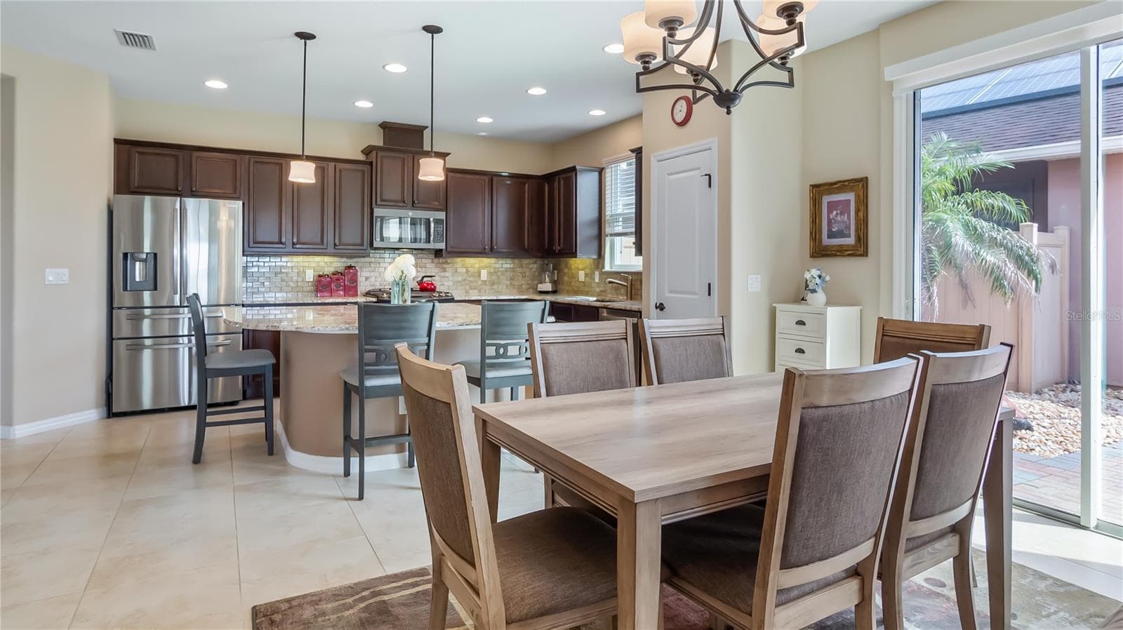 Single Family Residence at 110 BAYOU BEND RD, GROVELAND, photo 6 of 31