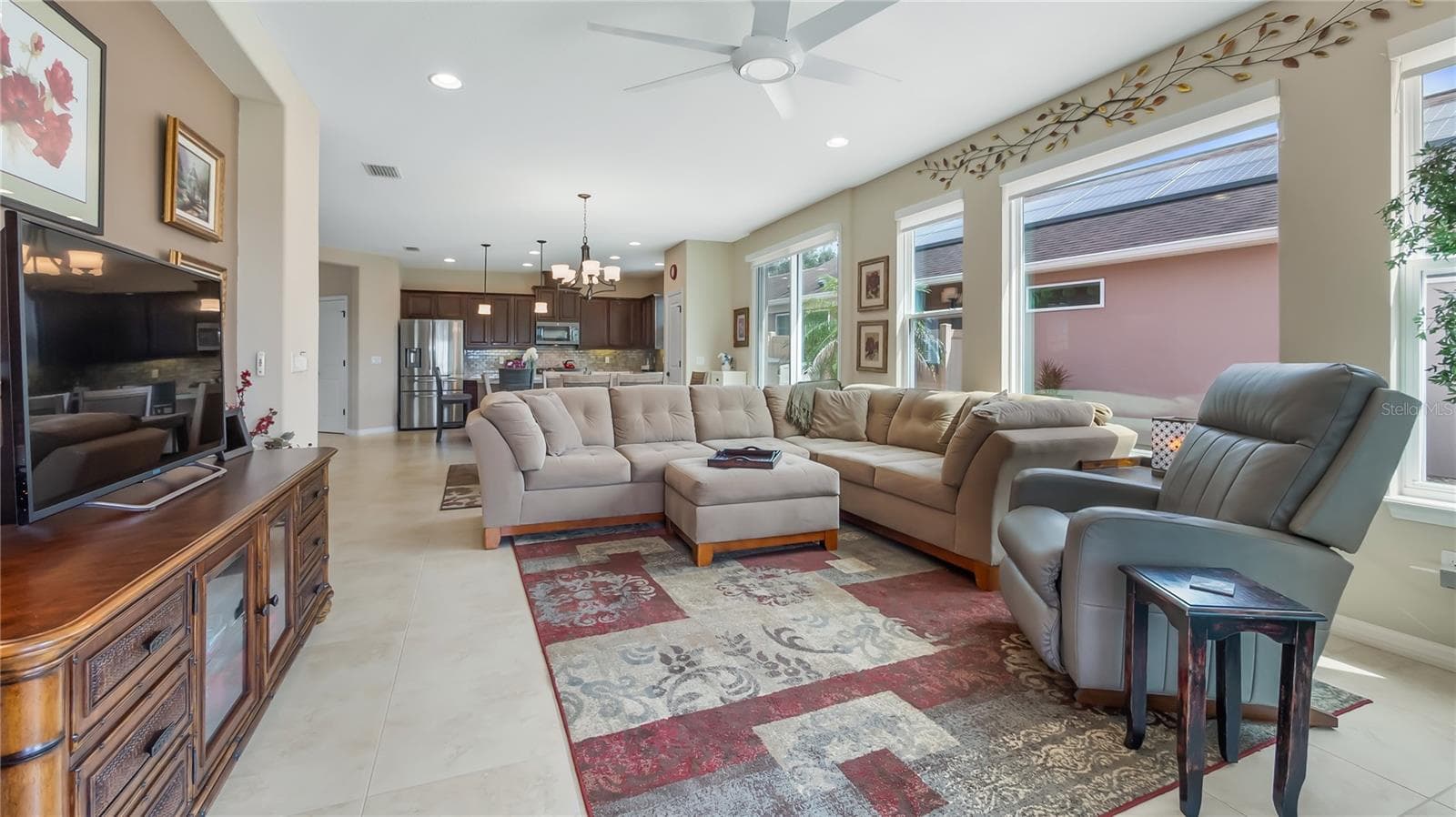Single Family Residence at 110 BAYOU BEND RD, GROVELAND, photo 10 of 31