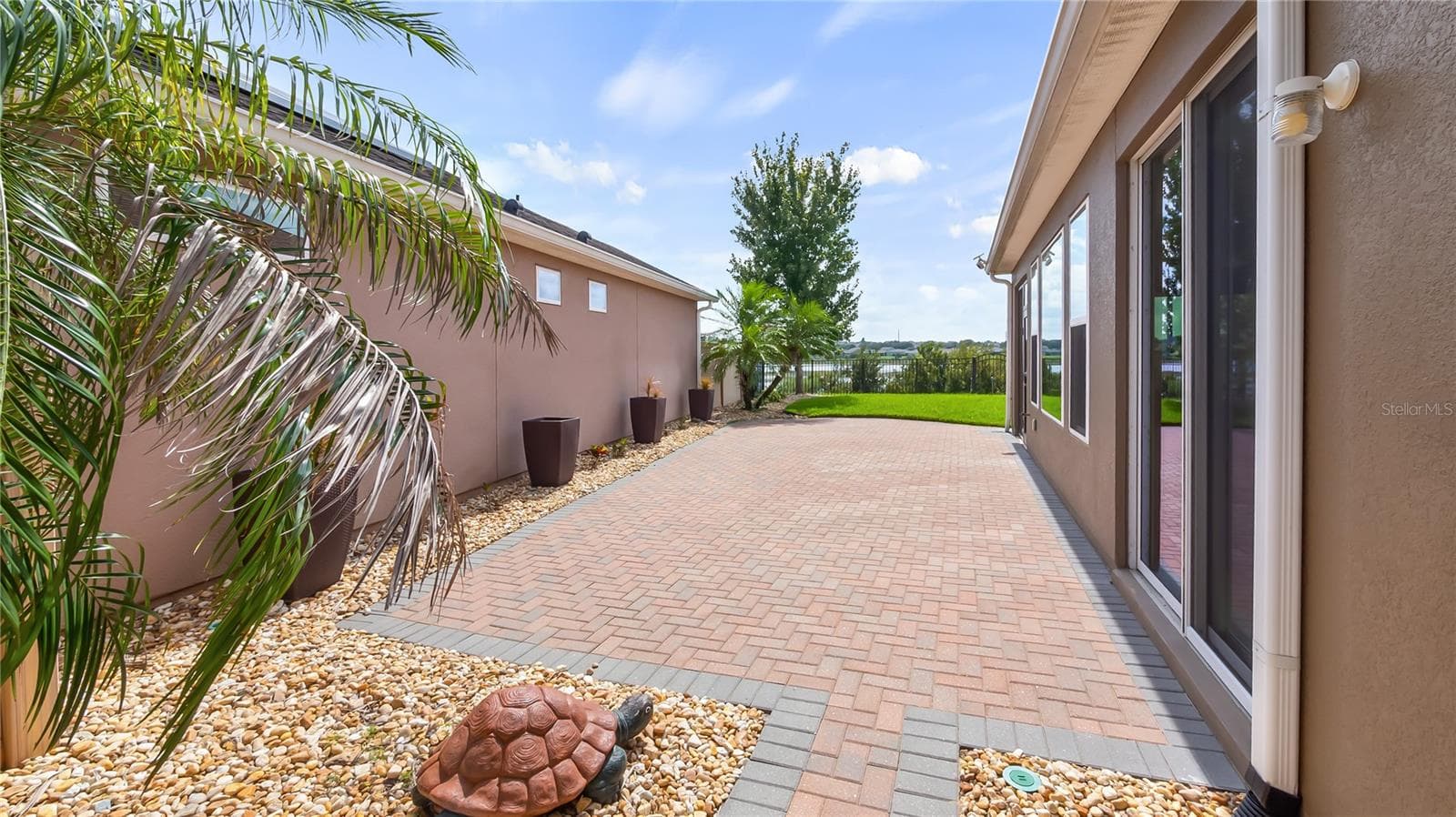 Single Family Residence at 110 BAYOU BEND RD, GROVELAND, photo 12 of 31