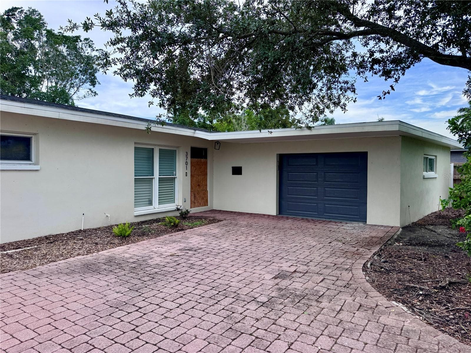 Single Family Residence at 3701 SHORE ACRES BLVD NE, ST PETERSBURG, photo 3 of 36