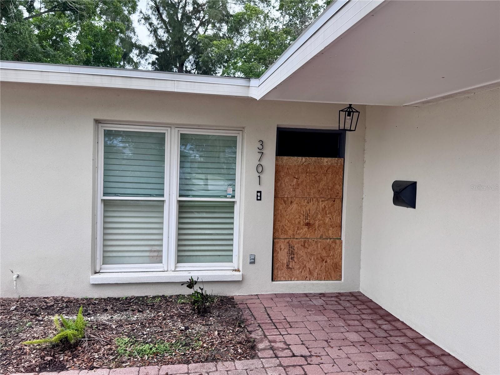 Single Family Residence at 3701 SHORE ACRES BLVD NE, ST PETERSBURG, photo 4 of 36