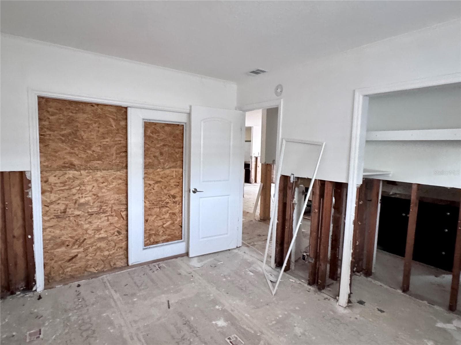 Single Family Residence at 3701 SHORE ACRES BLVD NE, ST PETERSBURG, photo 16 of 36
