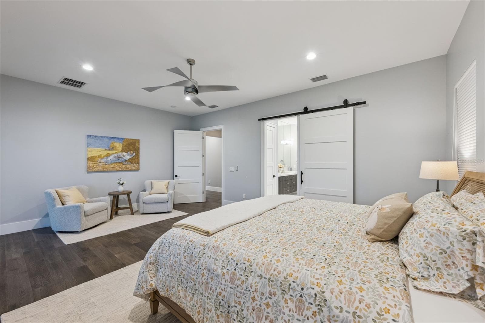 Primary bedroom with balcony access - 16101 VETTA DR, MONTVERDE