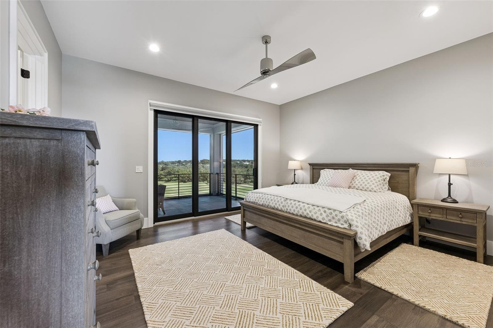 Bedroom #2 with balcony access - 16101 VETTA DR, MONTVERDE