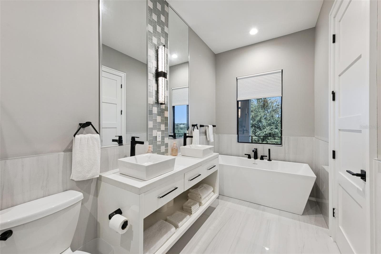Bedroom #2 en-suite bathroom - 16101 VETTA DR, MONTVERDE