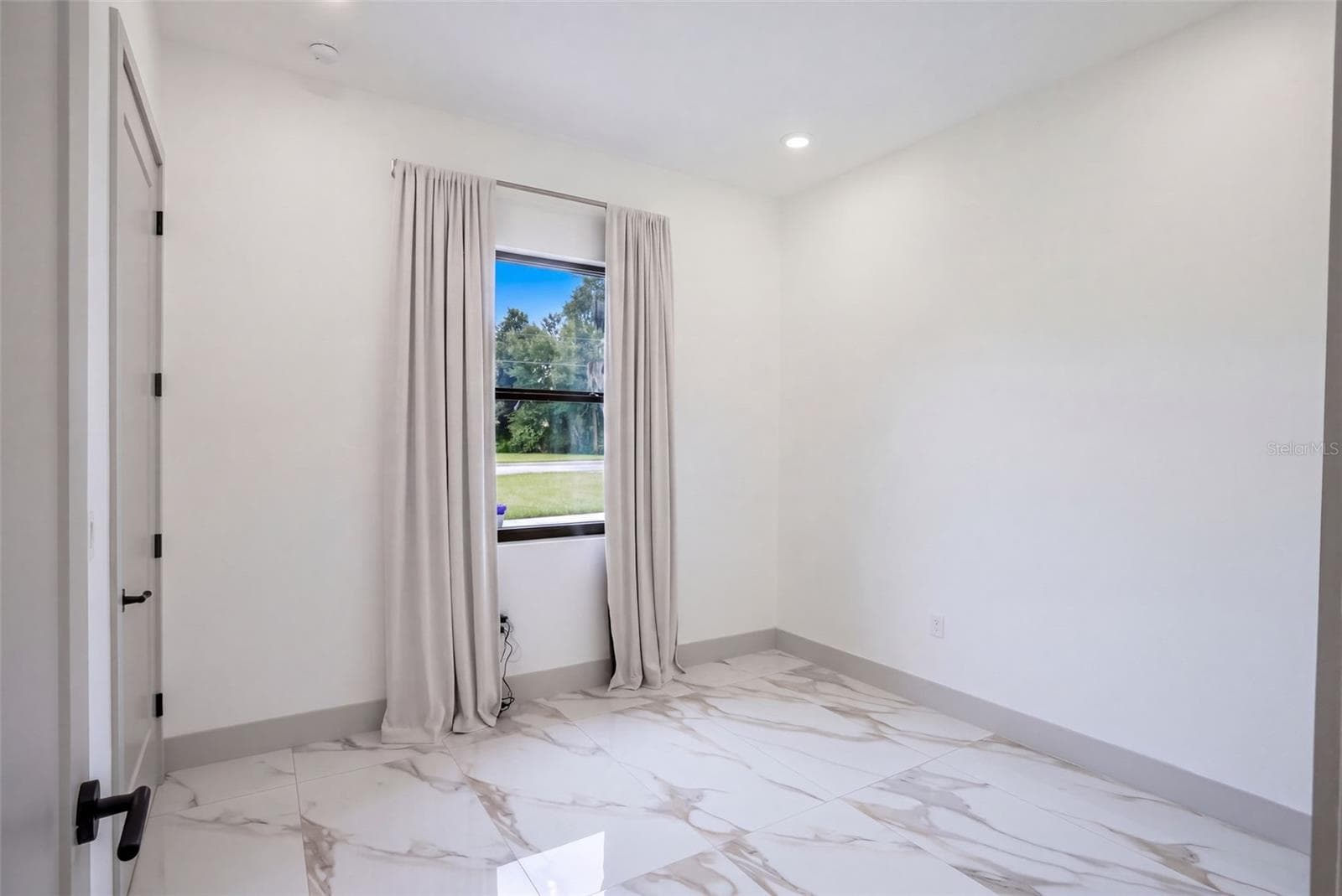 Single Family Residence at 243 DEERFOOT RD, DELAND, photo 12 of 38