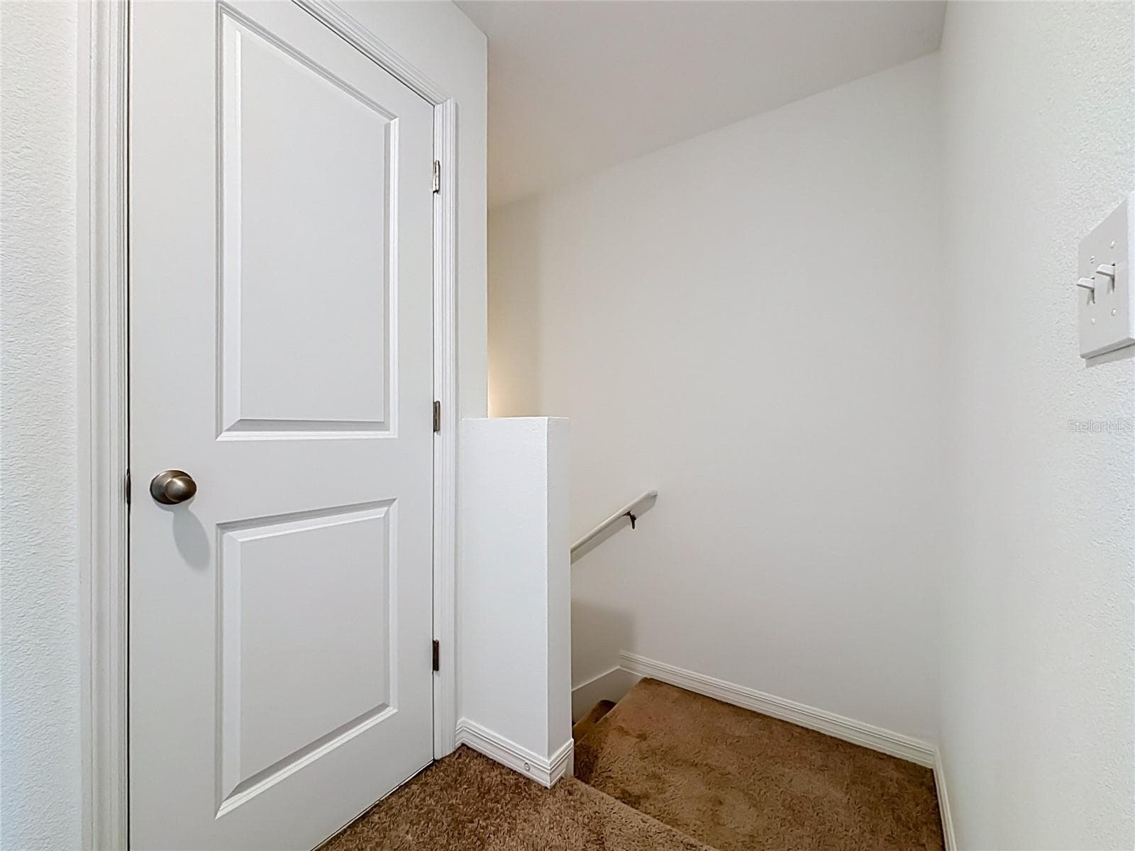 upstairs - 811 GRANDIN ST, DAVENPORT