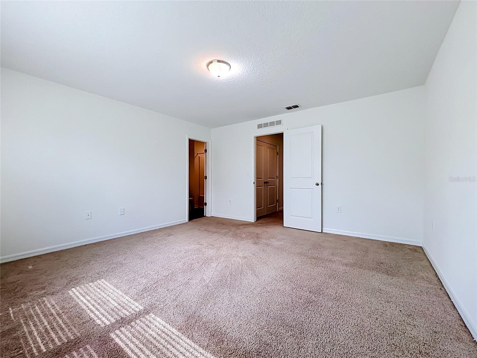Main bedroom Suite - second floor - 811 GRANDIN ST, DAVENPORT
