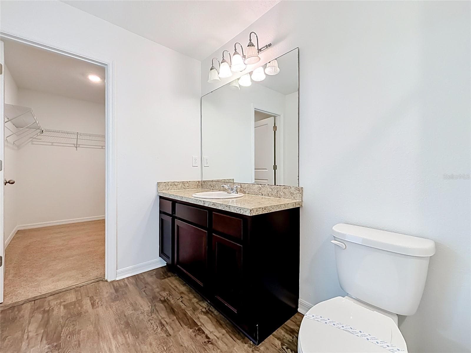Townhouse at 811 GRANDIN ST, DAVENPORT, photo 18 of 44