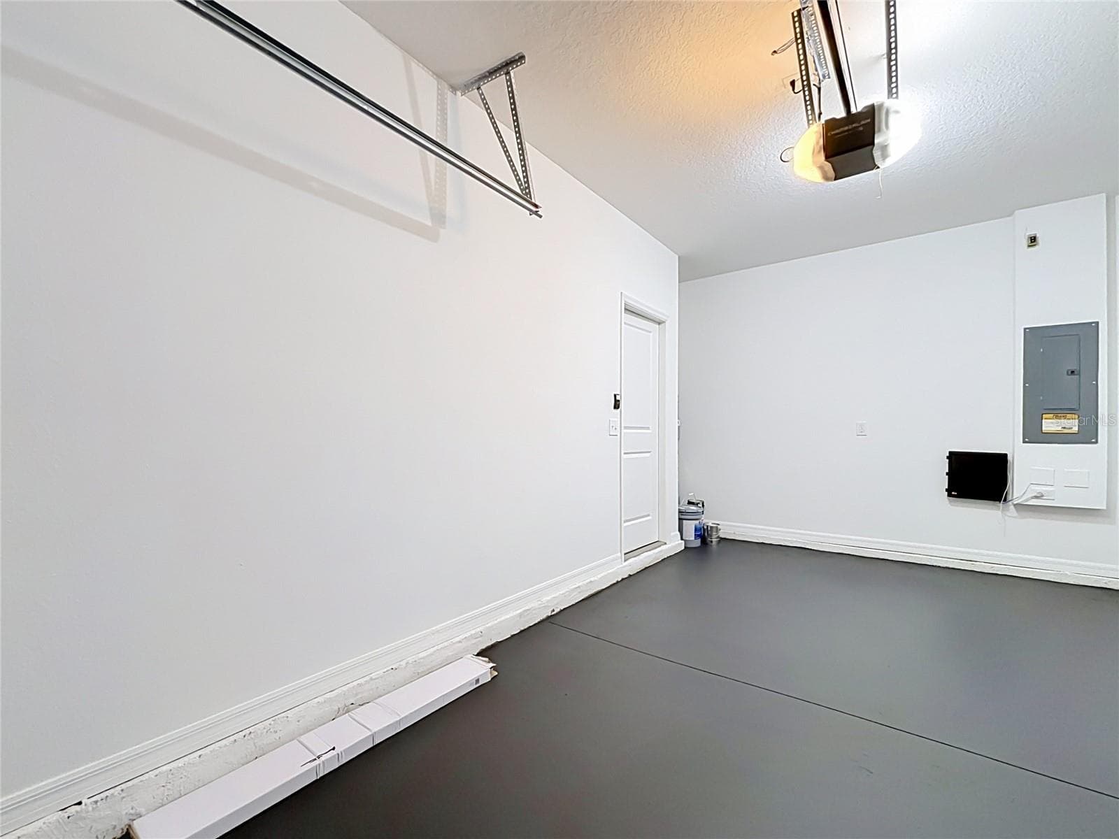 One car garage - 811 GRANDIN ST, DAVENPORT