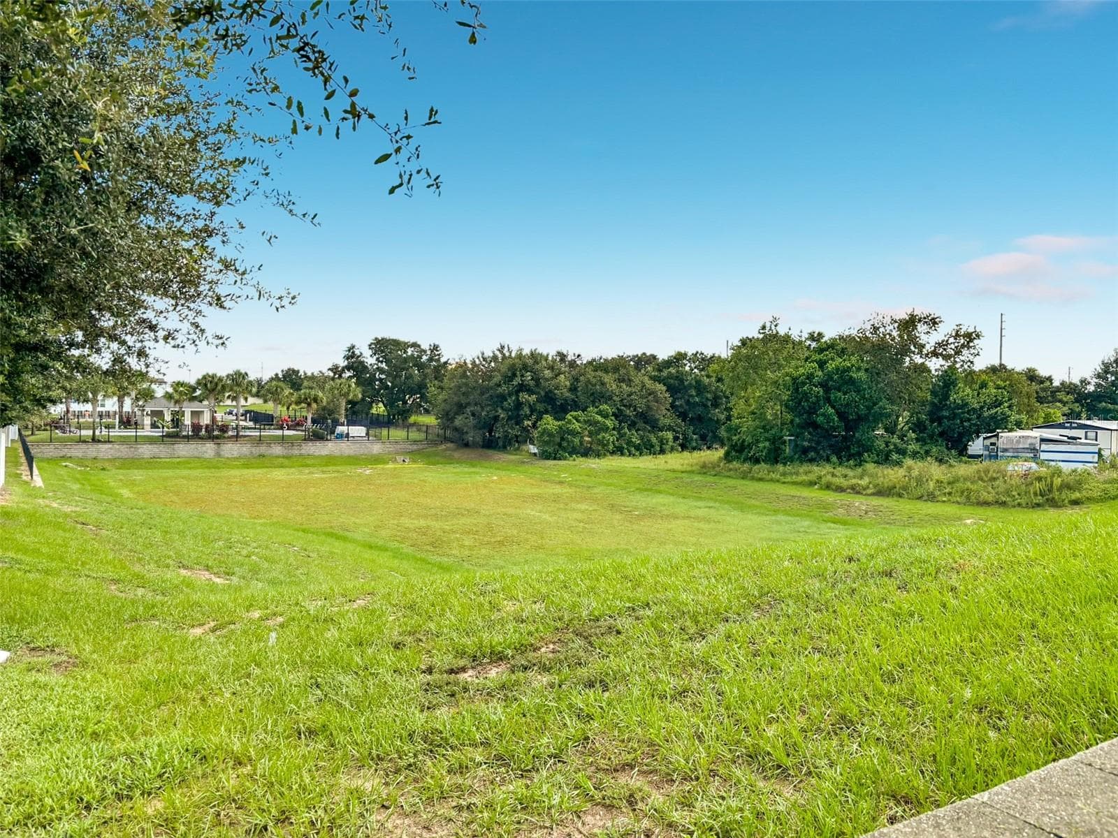 View pas the fence line - 811 GRANDIN ST, DAVENPORT