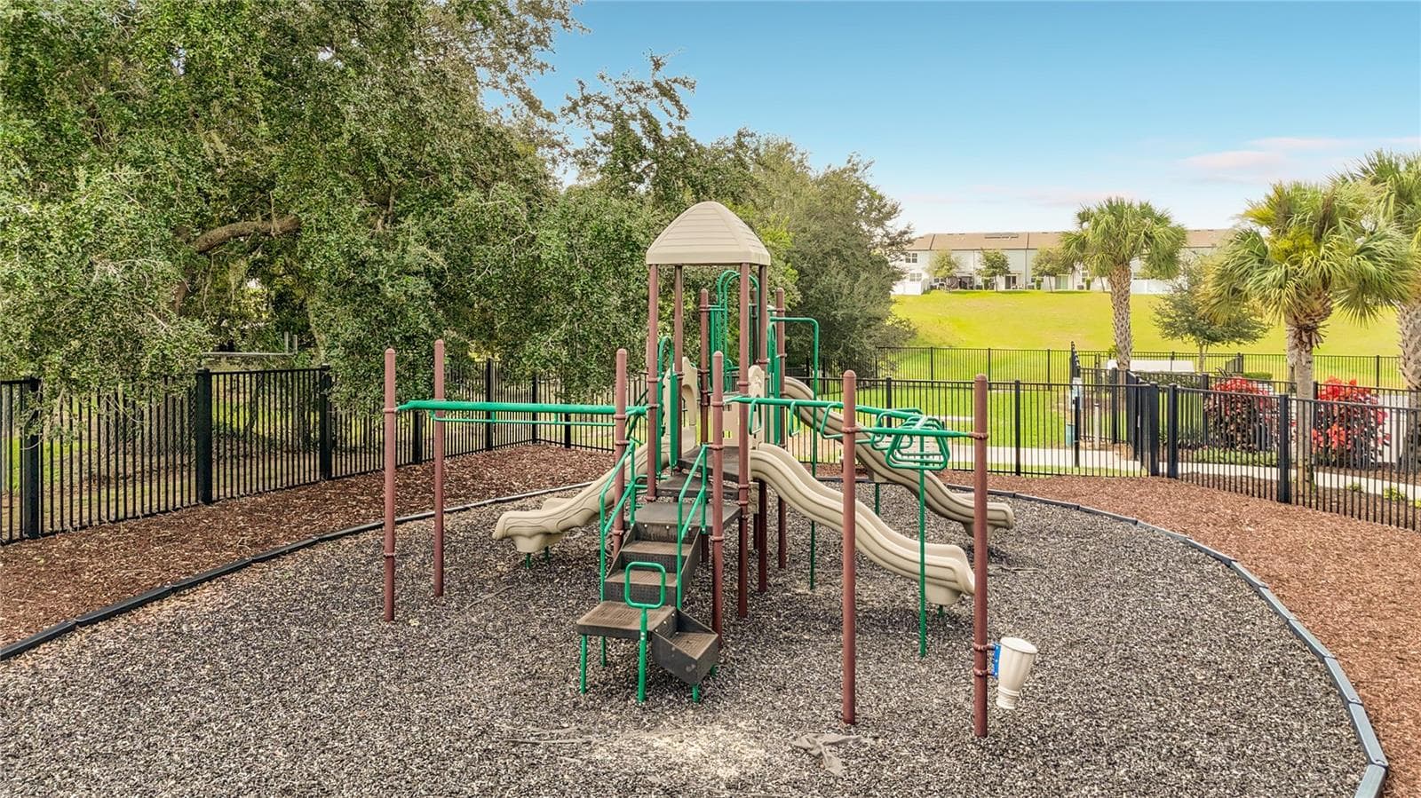 Community playground - 811 GRANDIN ST, DAVENPORT