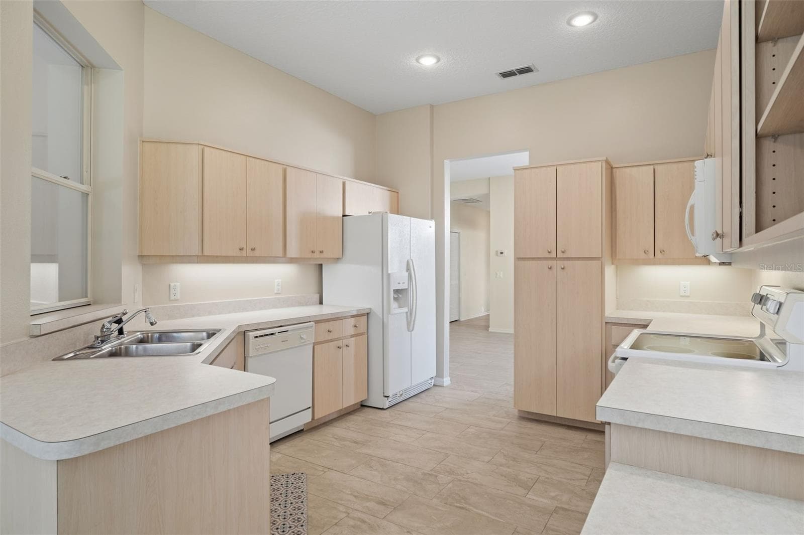 Single Family Residence at 15 W BYRSONIMA LOOP, HOMOSASSA, photo 15 of 58