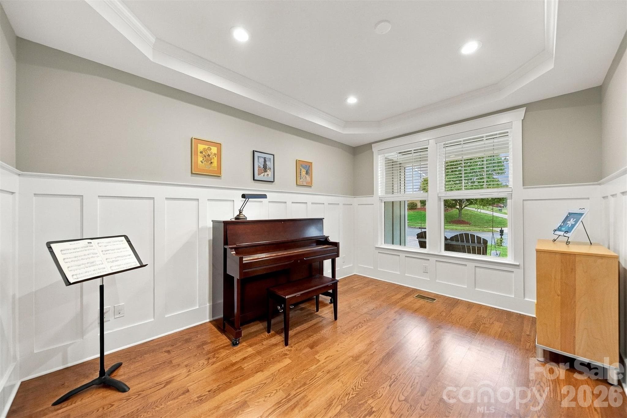 Office/flex Room - 3901 12th Street NE, Hickory