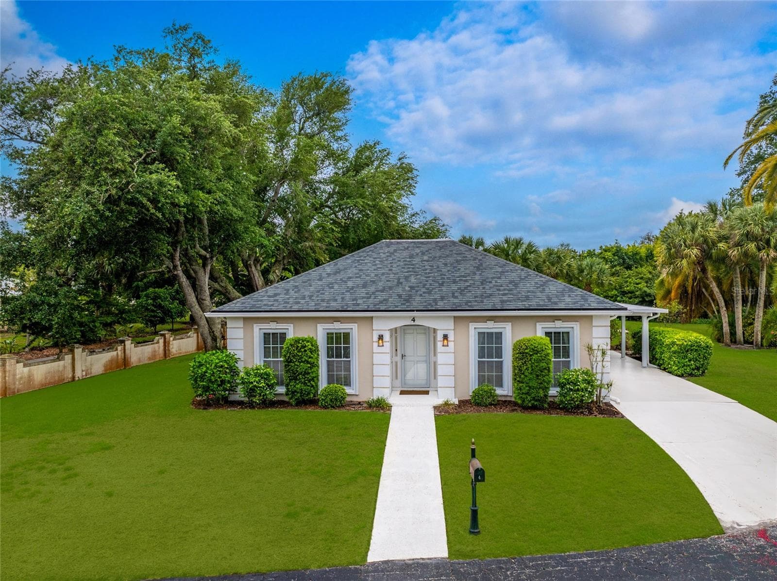 4 CURACAO CIR #40
