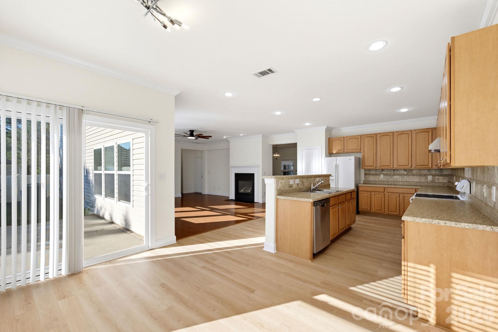 Single Family Residence at 529 Putting Drive, Fort Mill, photo 9 of 46