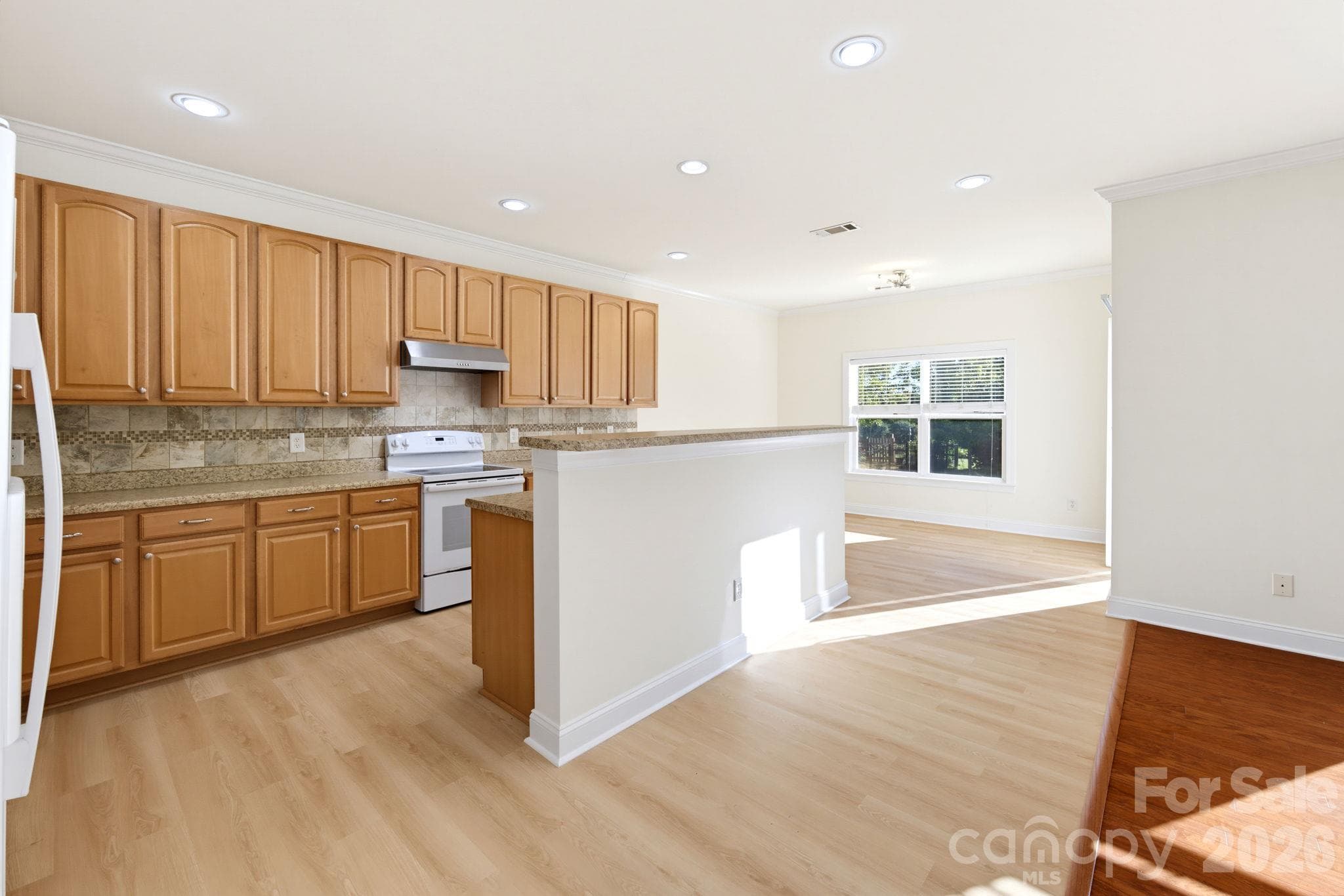 Single Family Residence at 529 Putting Drive, Fort Mill, photo 13 of 46
