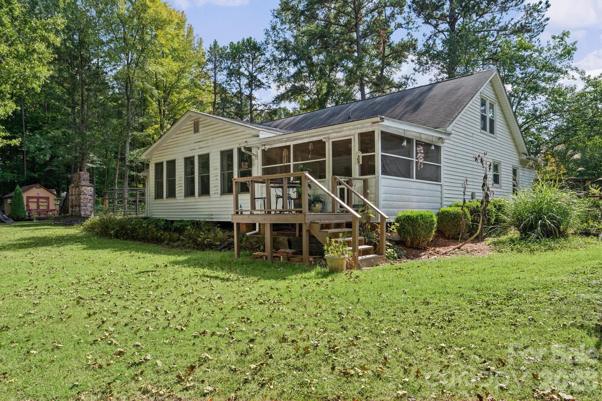 Single Family Residence at 11210 Walking Horse Lane, Charlotte, photo 2 of 29