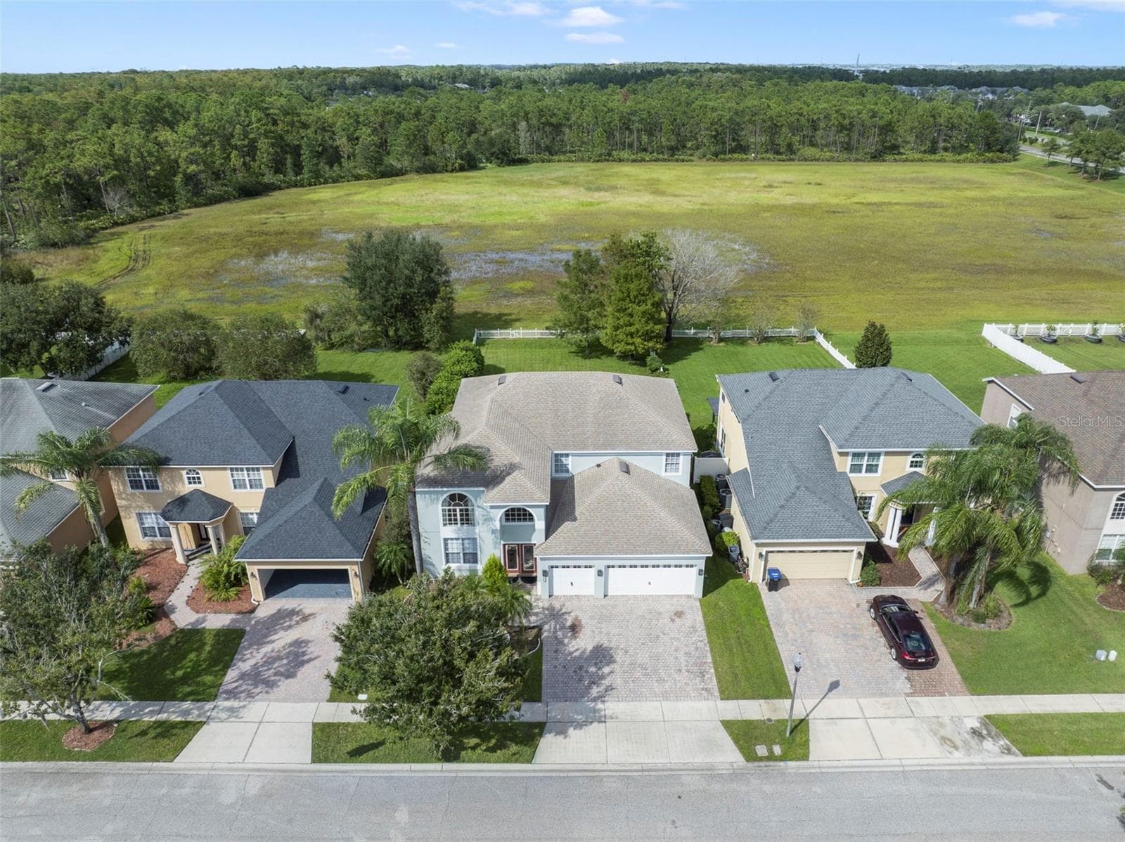 1557 AMARYLLIS CIR