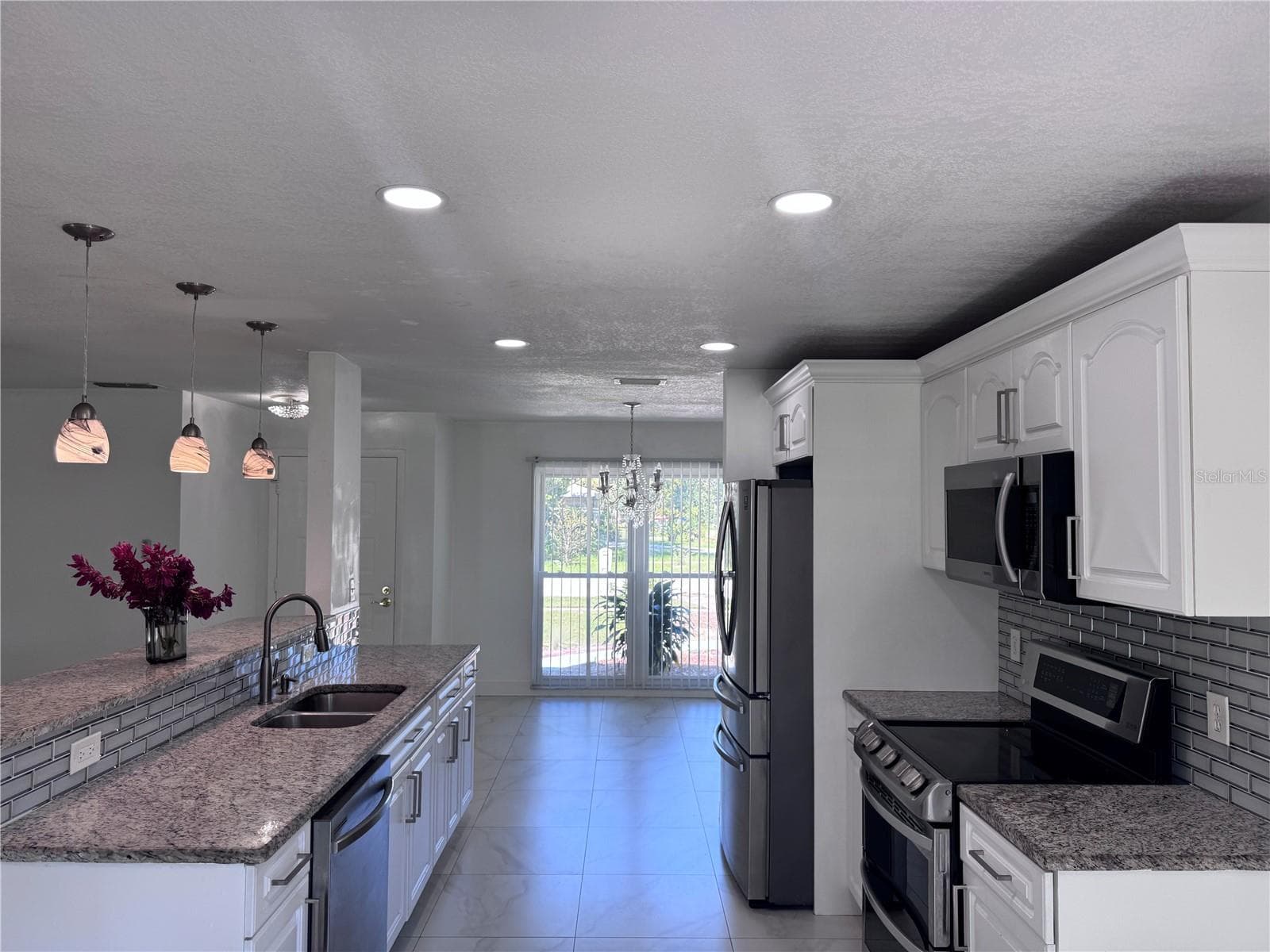 Single Family Residence at 5208 CARROLLWOOD MEADOWS DR, TAMPA, photo 11 of 26