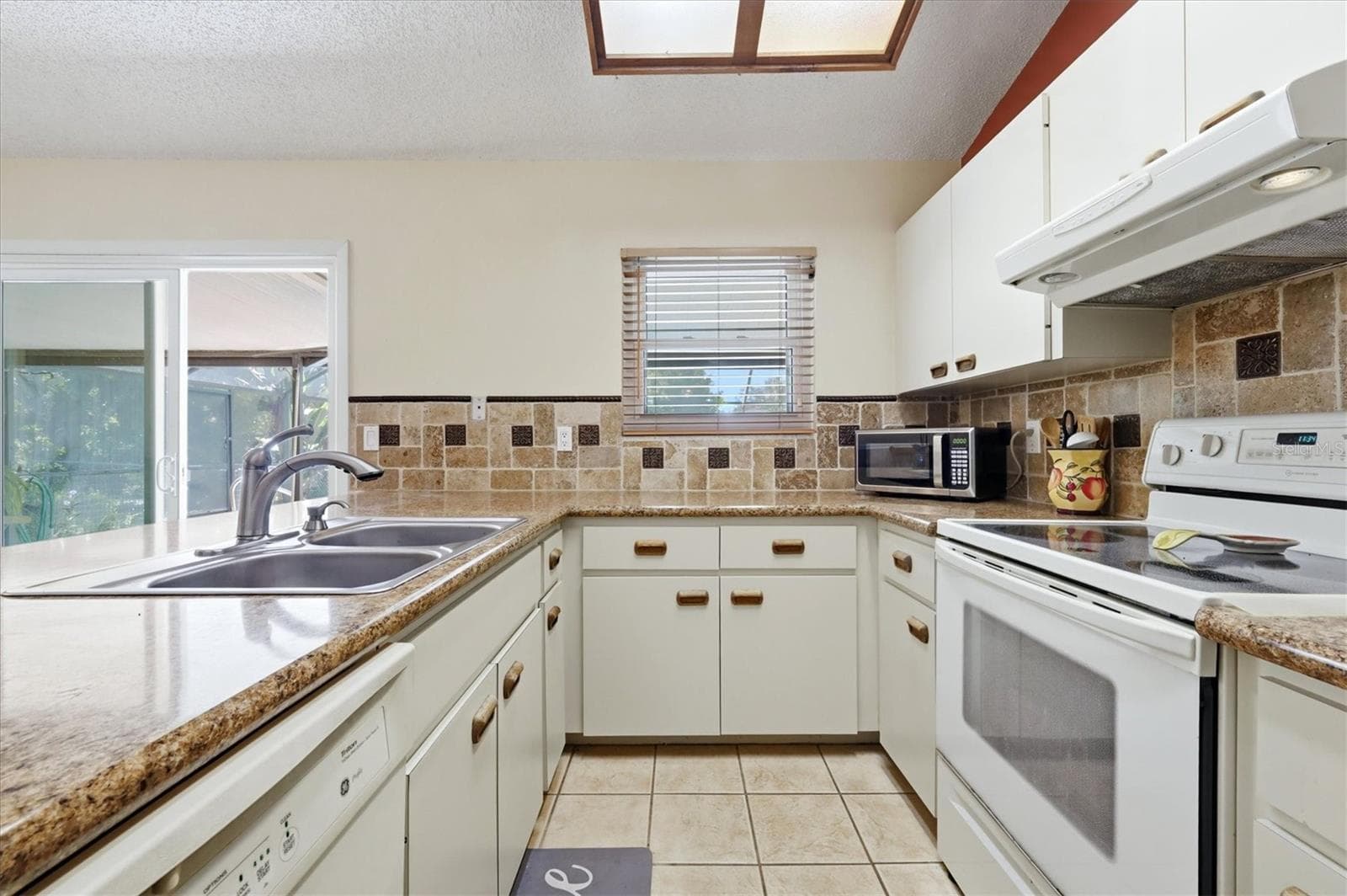 Single Family Residence at 4006 75TH TER E, SARASOTA, photo 13 of 49