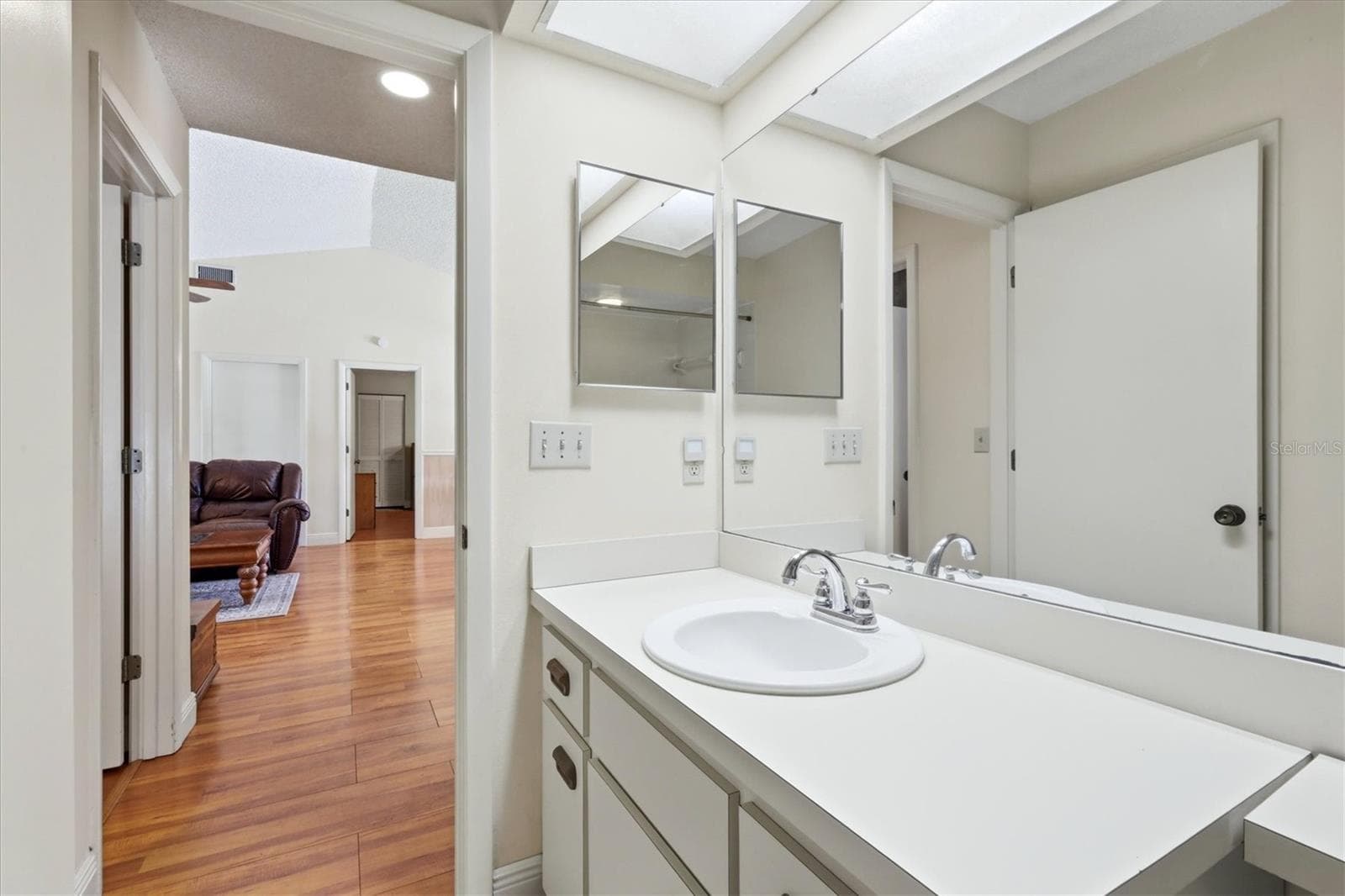 Guest Bath - 4006 75TH TER E, SARASOTA