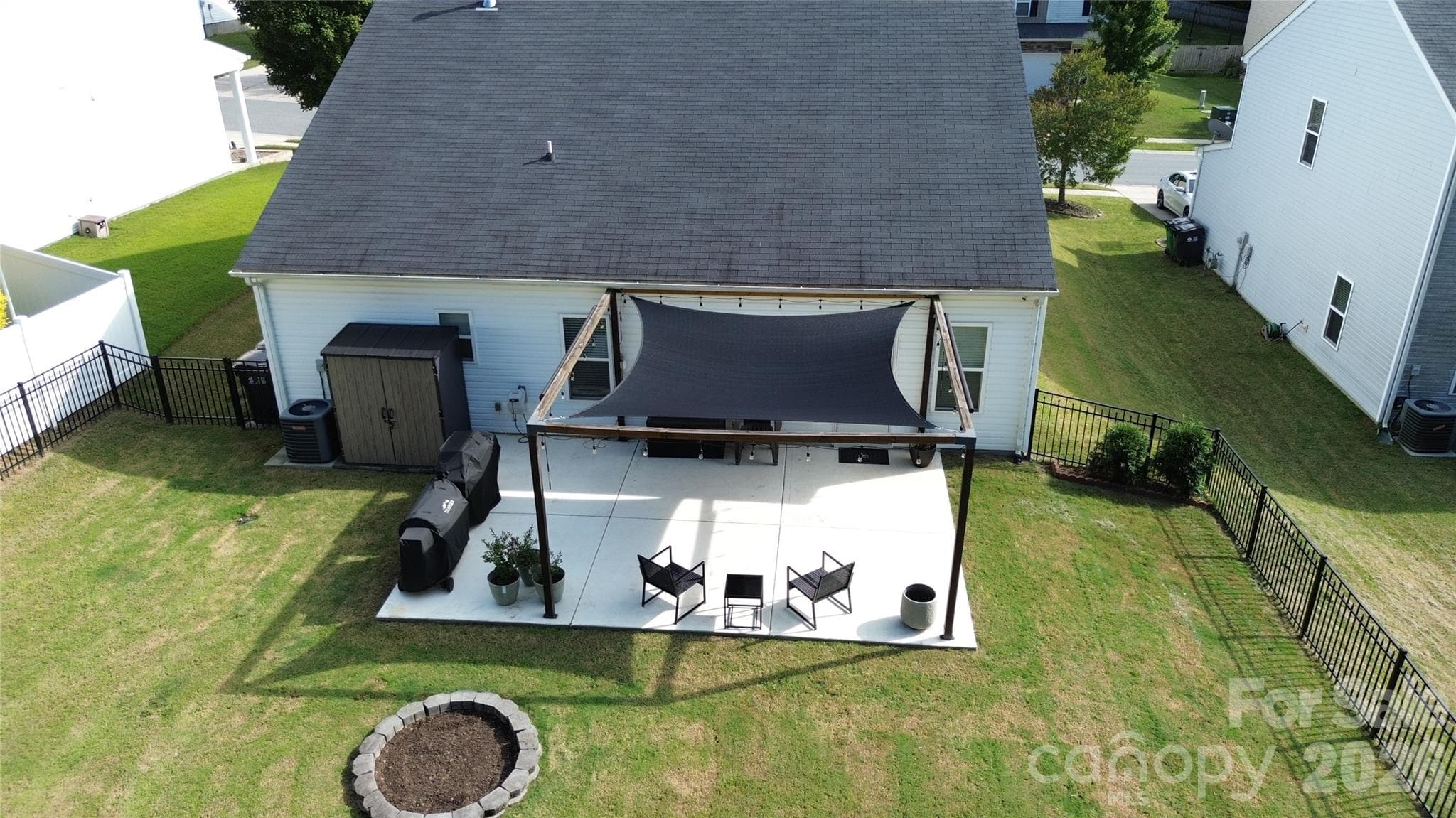 Single Family Residence at 9012 Avery Meadows Drive, Charlotte, photo 3 of 30