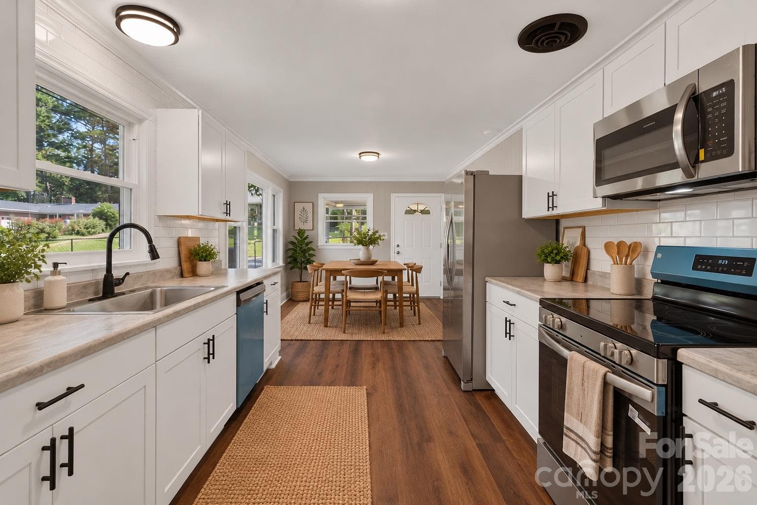 virtually staged kitchen and dining area - 425 Roberts Street, Salisbury