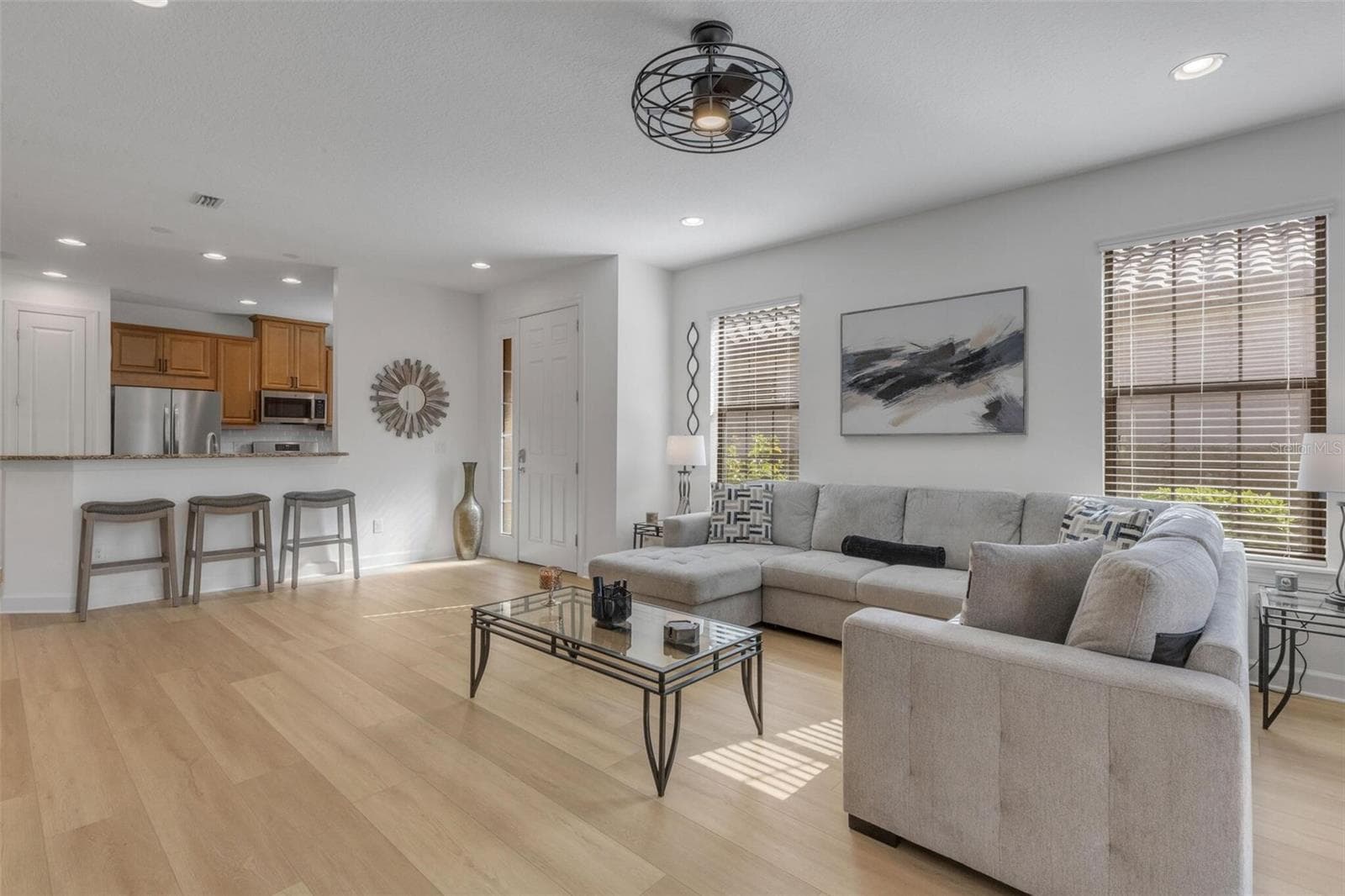 virtual stage - 8413 ALBERATA VISTA DR, TAMPA