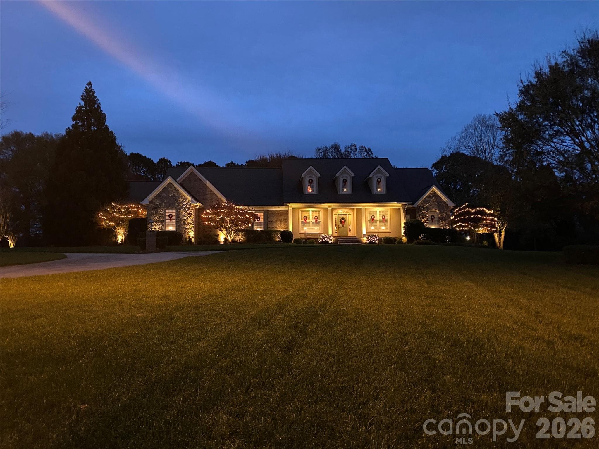 Beautiful home for Christmas decorations! - 1422 Stone Gate Drive, Shelby