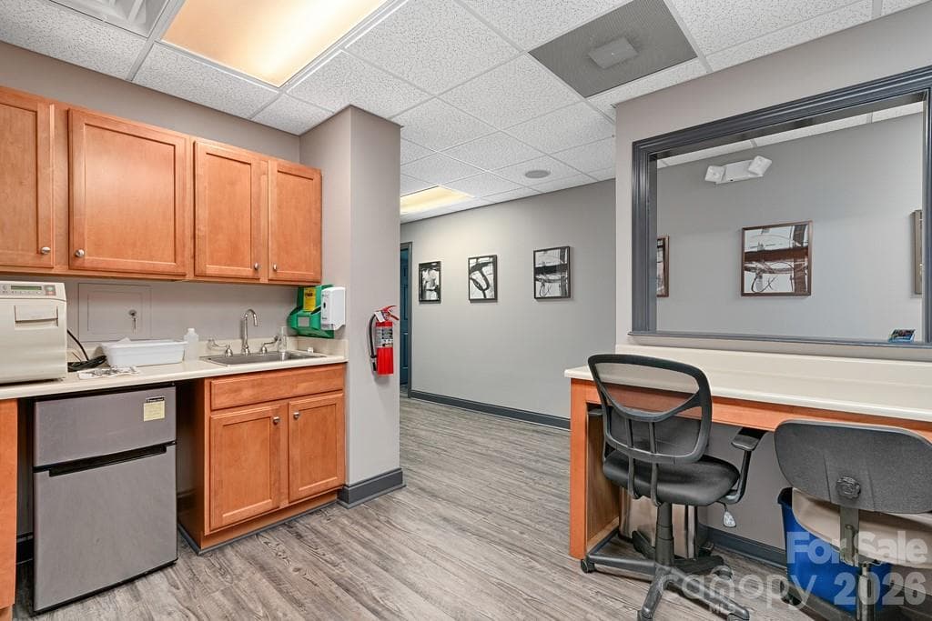 Interior - Lab - 120 Chadwick Square Court, Hendersonville