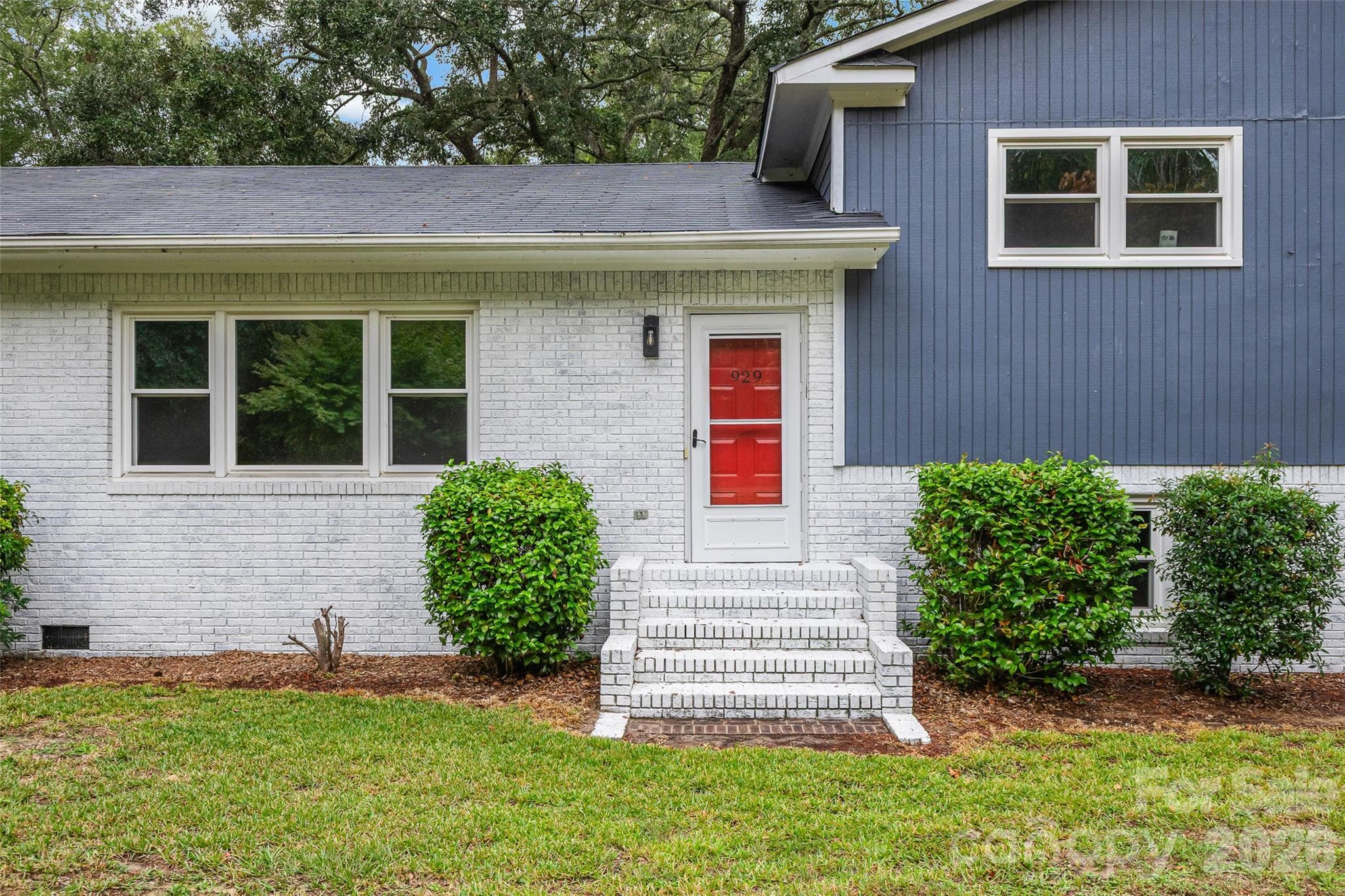 Single Family Residence at 929 E Leonard Street, Southport, photo 4 of 46