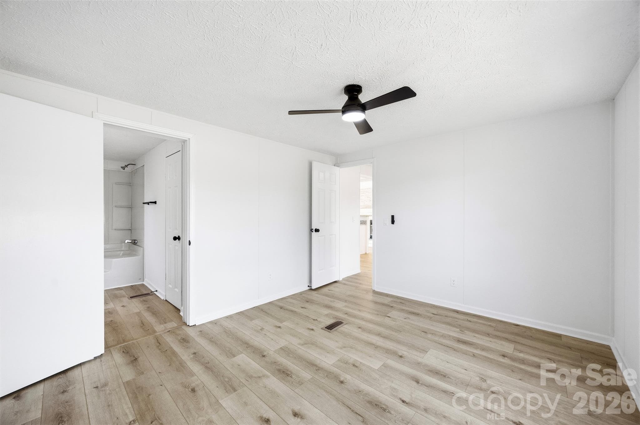 Single Family Residence at 144 Sonja Drive, Statesville, photo 19 of 37